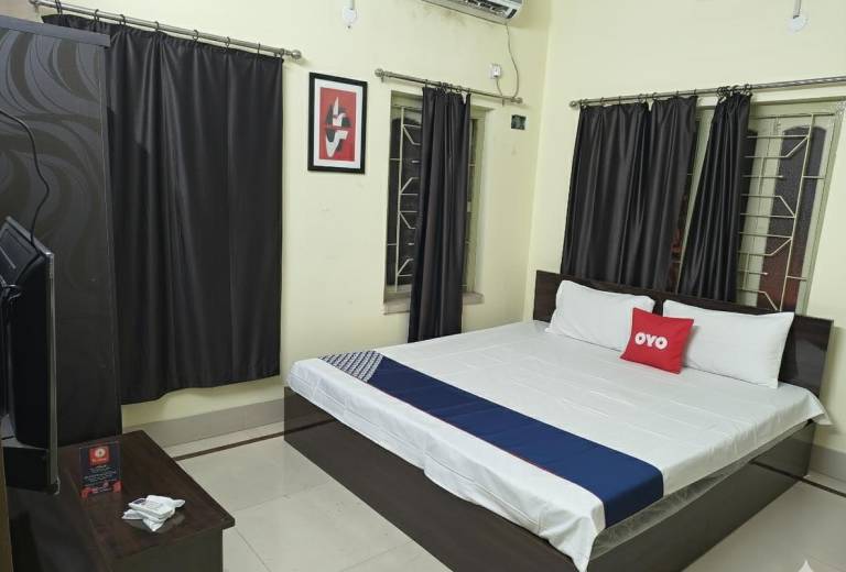 HOTEL TARA MAA GUEST HOUSE