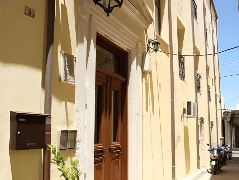 Pleasant serviced apartment with hot tub | Close to the beach | Pet-friendly in Rethymno