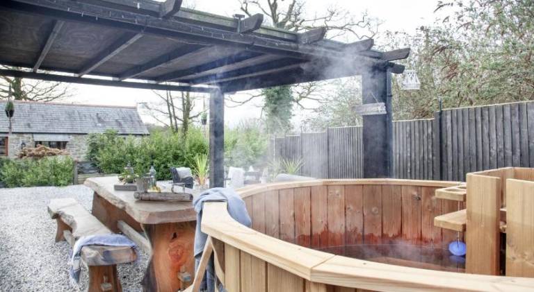 House with hot tub in Bodmin