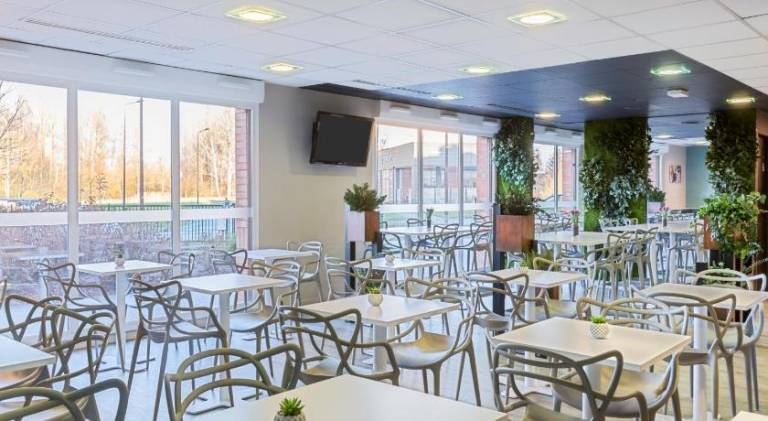 Sure Hotel by Best Western St-Amand-les-Eaux — photo 5