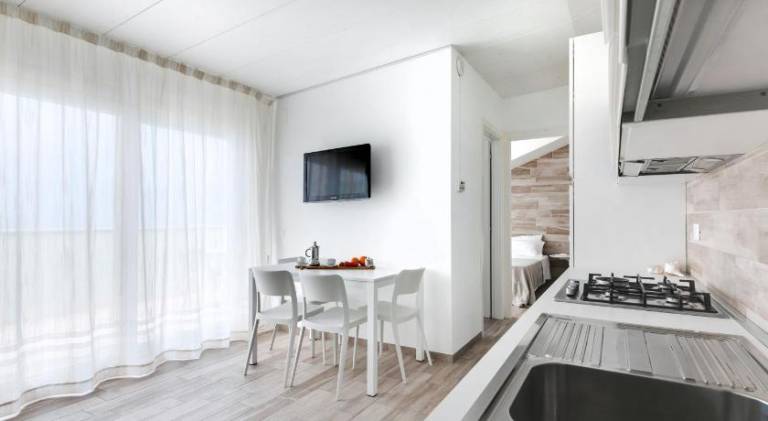 Serviced apartment with yard & terrace | Perfect for remote work — photo 3