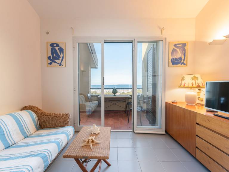 Holiday apartment with terrace | Sea view — photo 4