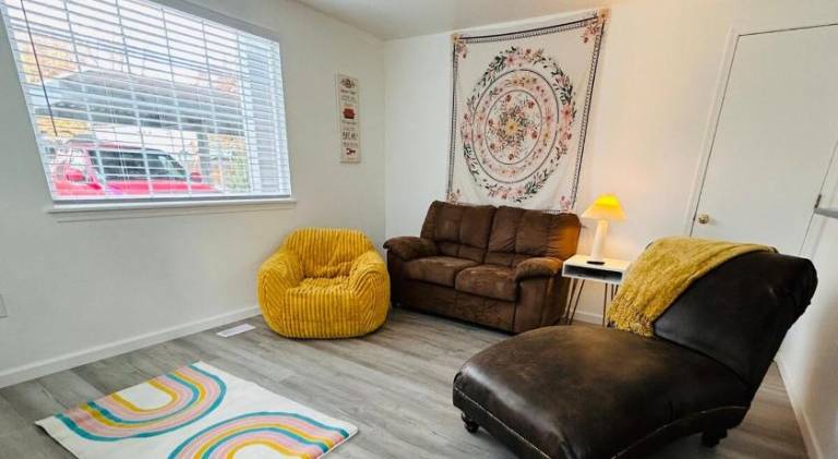 House with 1 room for 4 persons in Boise, ID