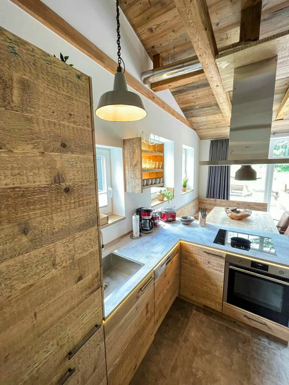 Family-oriented vacation home with garden, sauna & patio | Suitable for remote work | Pet-friendly — photo 4