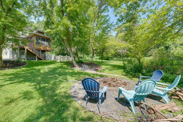 Lake Geneva Family Gem w Fenced Dog Run