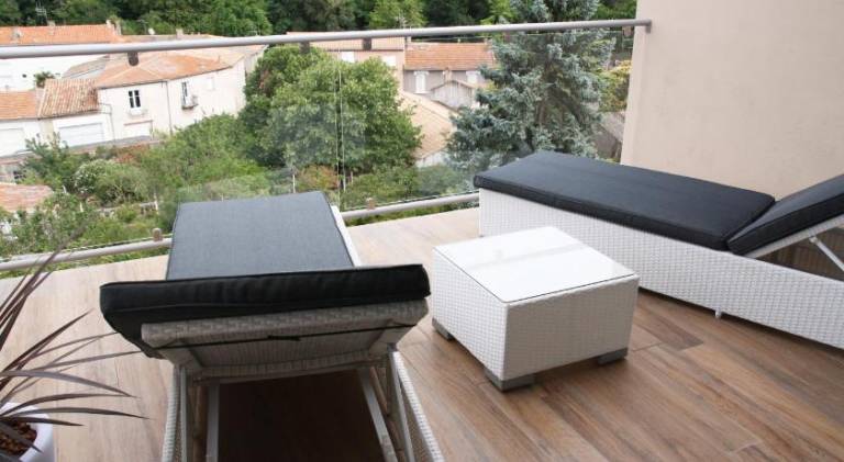Apartment with terrace — photo 2