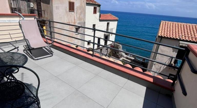 Holiday apartment with terrace — photo 4