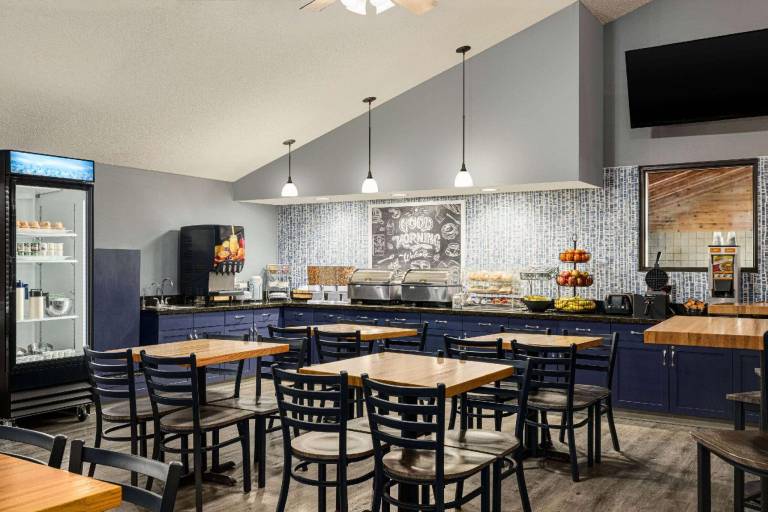 AmericInn by Wyndham Lincoln South — photo 4