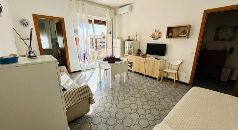 Apartment with terrace — photo 2