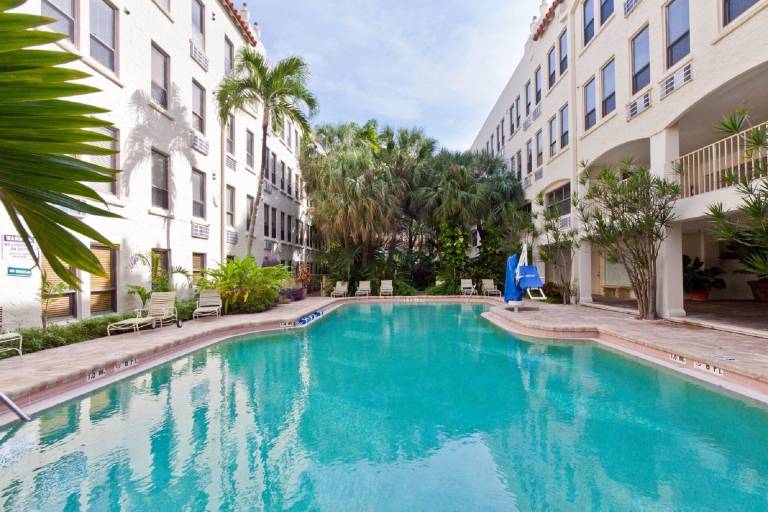 Apartment Palm Beach