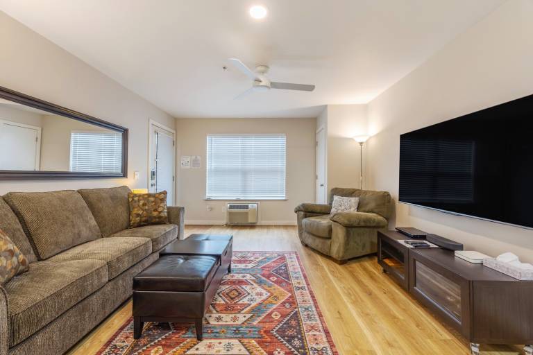 15 Lodge Condo with Hood River Bridge View in Hood River, OR