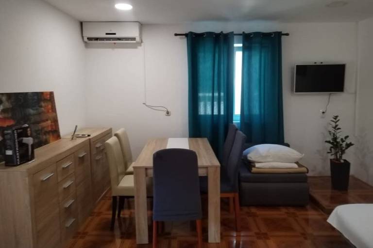 Apartament Karin Gornji