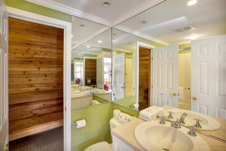Children-friendly charming condo with sauna, barbecue & jacuzzi | Mountain view | Pets allowed — photo 3
