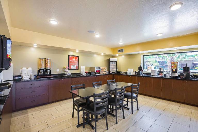 Econo Lodge Hurricane Zion Park Area — photo 2