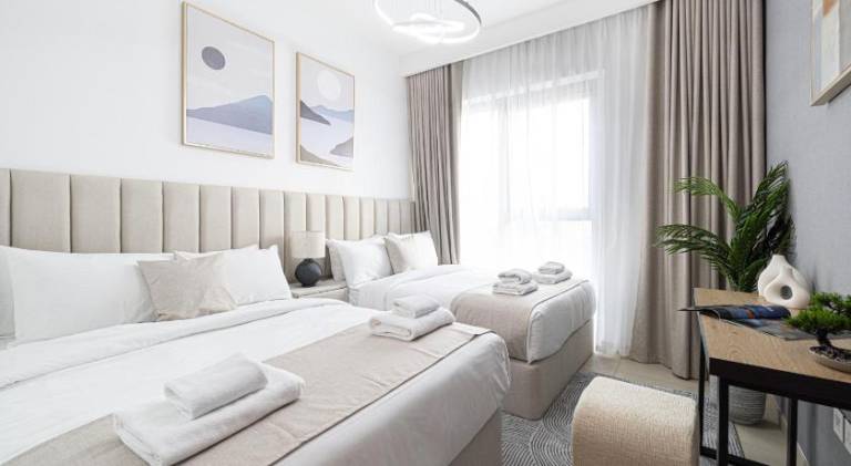 Fresh New 2 Bedroom! Amazing Burj Khalifa View! 5-star Pool & Gym Access! — photo 2