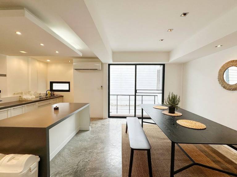 House with patio & jacuzzi — photo 3
