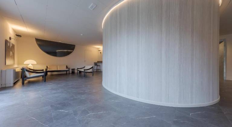 Serviced apartment with yard — photo 4