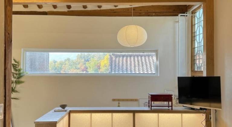 Ample villa with yard & terrace | Close to Bukchon Hanok Village | Good for workation | Pets are welcome — photo 5