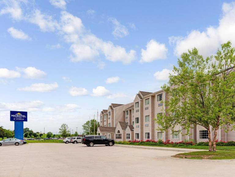 Microtel Inn & Suites by Wyndham Bellevue in Bellevue, NE