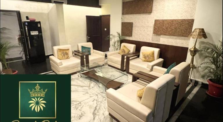 Royal Palms Luxury Service Apartment