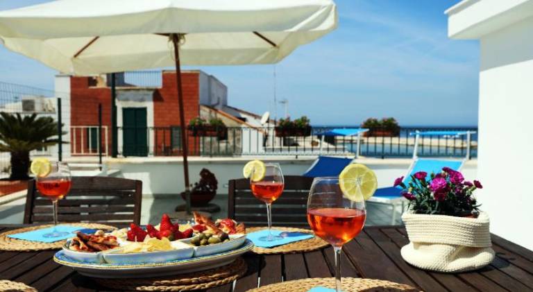 Rental apartment with 2 rooms for 5 persons in Bari