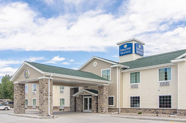 Cobblestone Inn & Suites - Guernsey in Guernsey, WY