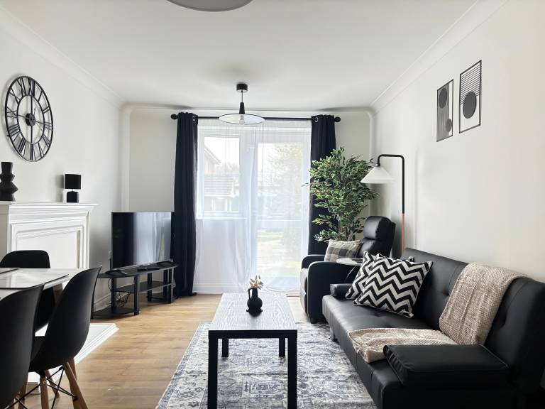 Apartment Crawley