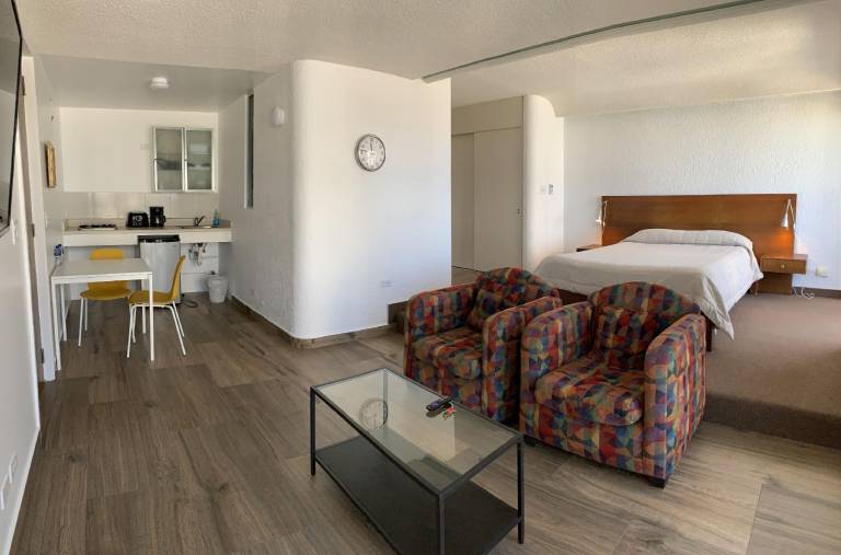 Dali Suites -Accommodations in Playas de Tijuana — photo 2
