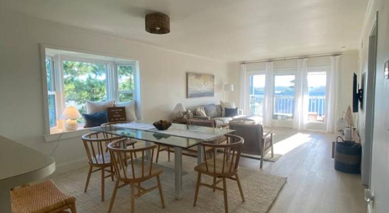 Apartment with pool & hot tub — photo 3