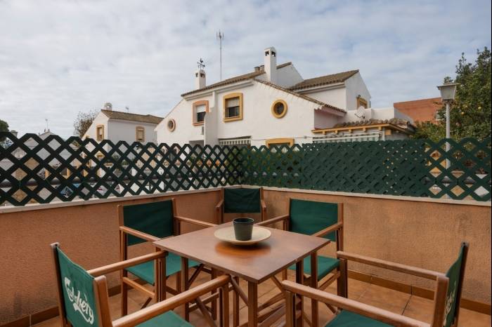 Beautiful holiday apartment with garden & patio | Close to the beach | Pets allowed — photo 2