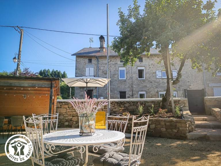 Gite with terrace, yard & grill — photo 2