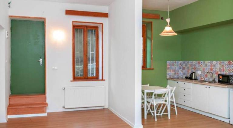 Cozy 2BR Apt in Sololaki Tbilisi - By Wehost — photo 3