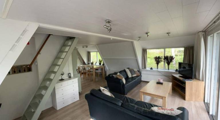 Chalet with pool — photo 2