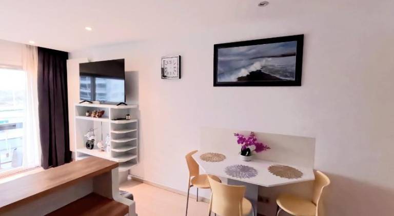 Holiday apartment with pool — photo 3