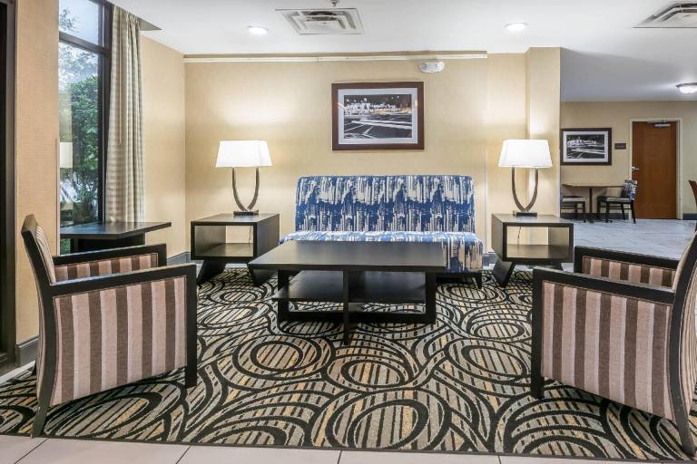 Comfort Inn University — photo 3