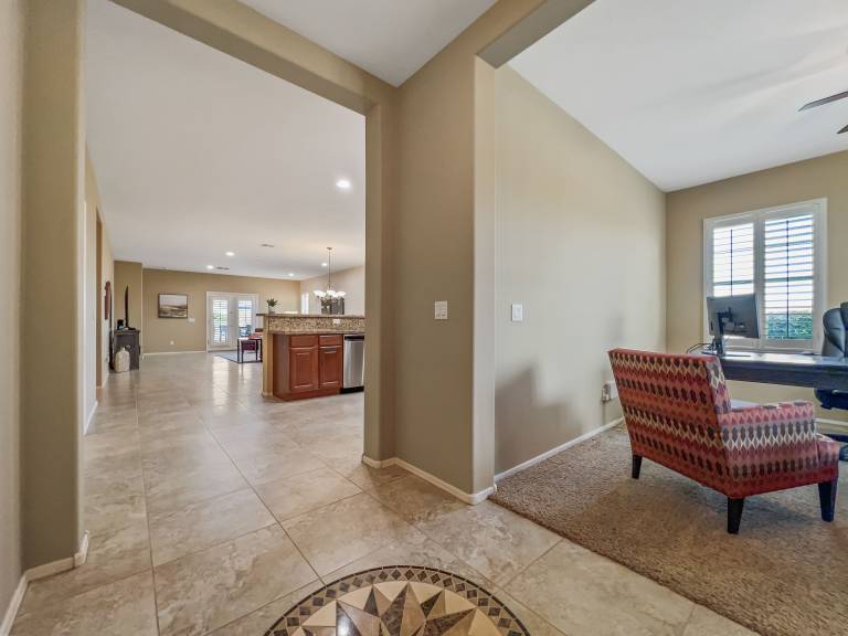 Family-oriented spacious vacation home with yard, private pool & barbecue | Water view | Good for workation | Pets are welcome — photo 4