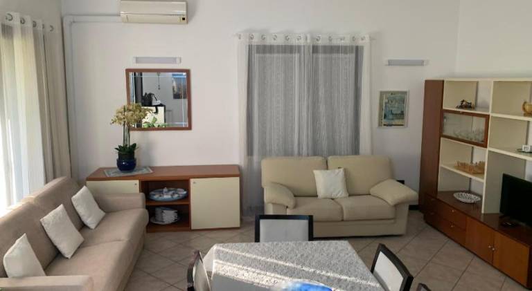 Beautiful apartment with yard & terrace | Perfect for remote work | Pets are welcome — photo 2