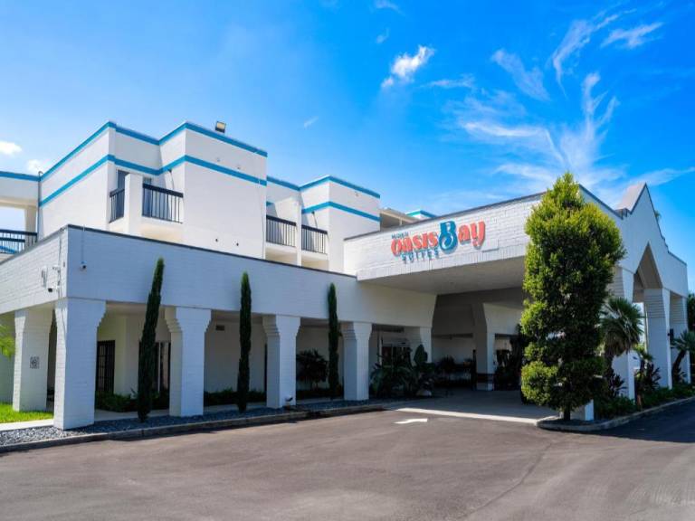OASIS BAY SUITES Tampa Bush Gardens USF