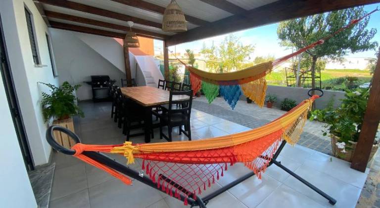 House with BBQ, patio & yard in Olhao