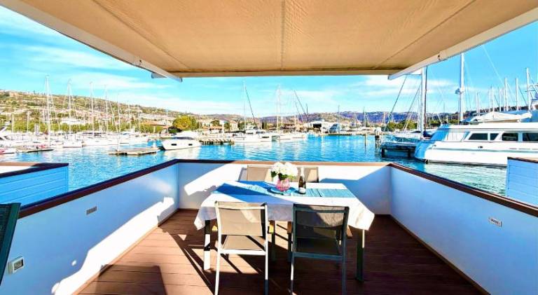 Nice boat with pool & hot tub | Next to the beach | Pets are welcome — photo 4