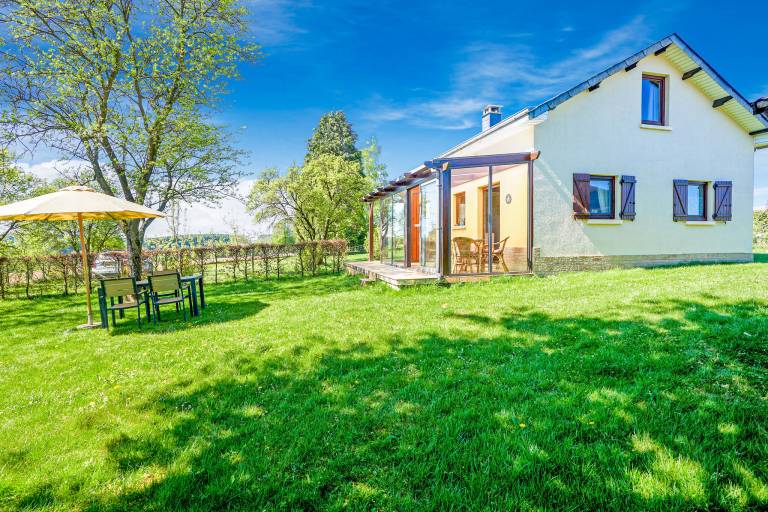 Pleasant vacation home with yard | Nature view | Pets allowed in Dinant