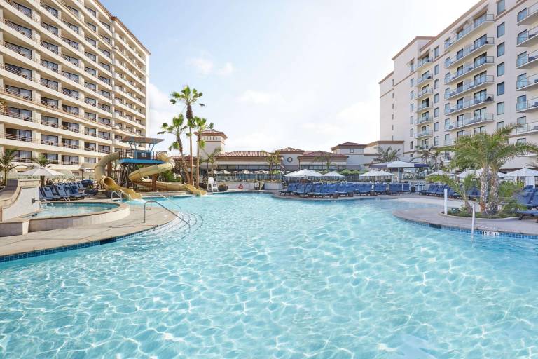 The Waterfront Beach Resort, a Hilton Hotel — photo 4