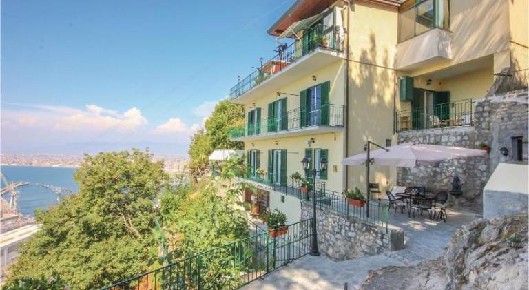 Fully equipped big vacation home with terrace & BBQ | Pets allowed in Vico Equense