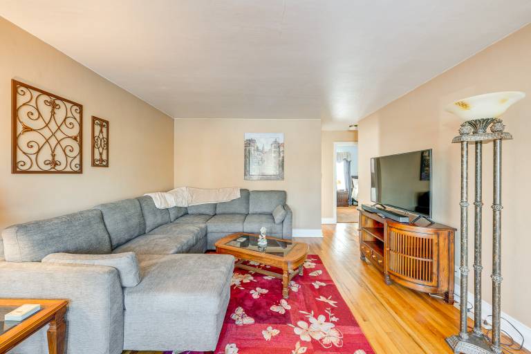 5 Mi to Dtwn Rockford: Pet-Friendly Home w/ Yard! — photo 5