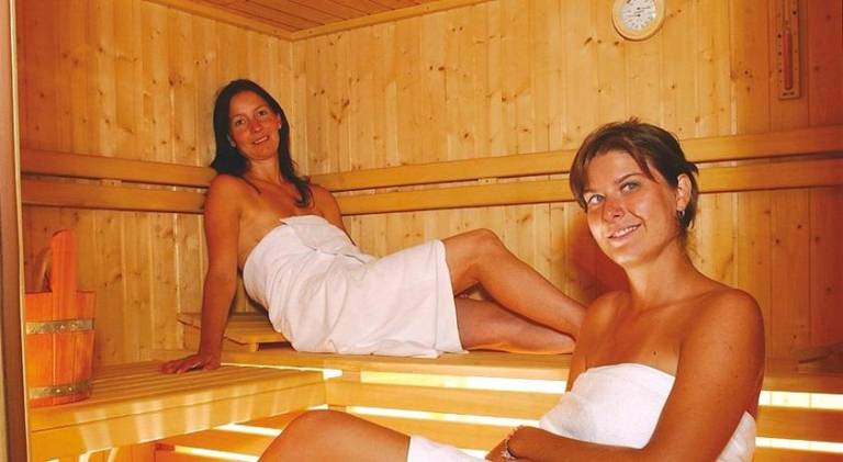 Serviced apartment with garden, sauna & jacuzzi — photo 4
