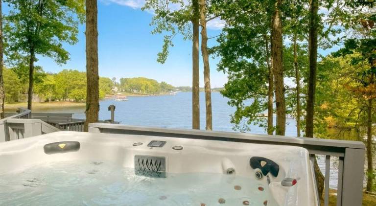 Beautiful vacation home with jacuzzi | Suitable for remote work | Pet-friendly — photo 3