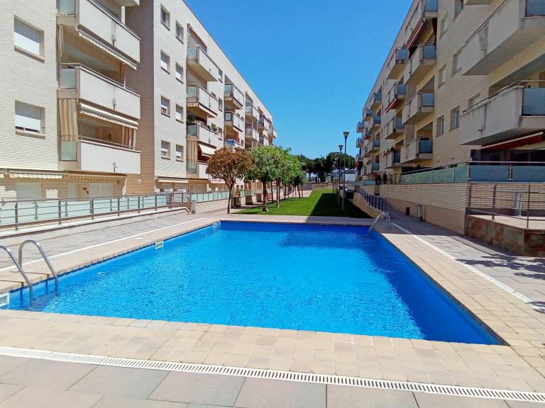 Child-friendly rental apartment with pool, yard & patio | Next to the beach | Suitable for remote work | Dogs allowed — photo 3