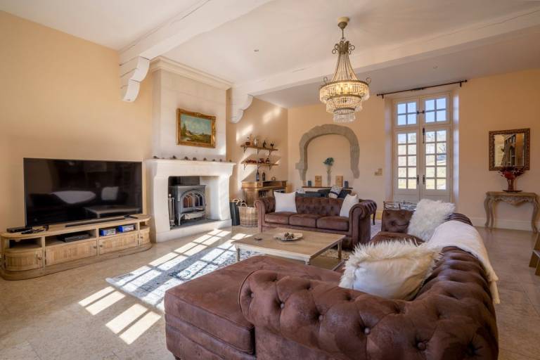 Villa with private pool, yard & patio — photo 4