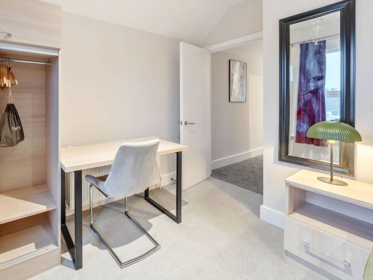 Apartment Aldershot