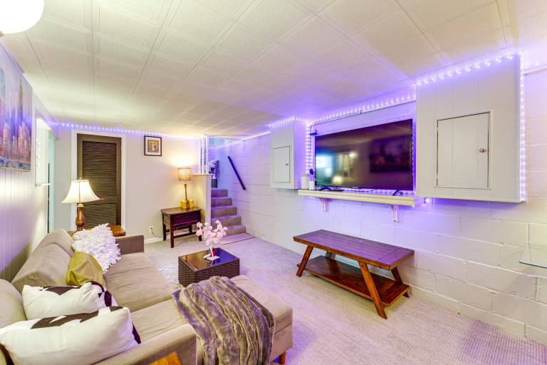 Pet Friendly, Private! Multi-Level Brookline Home — photo 2